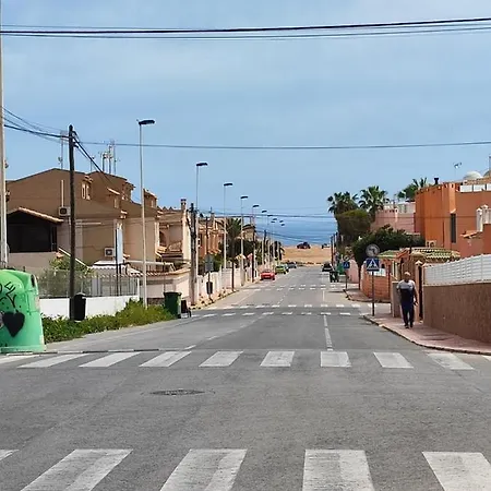 Adosado Ideal Para Vacaciones A 200m De La Playa Torrevieja